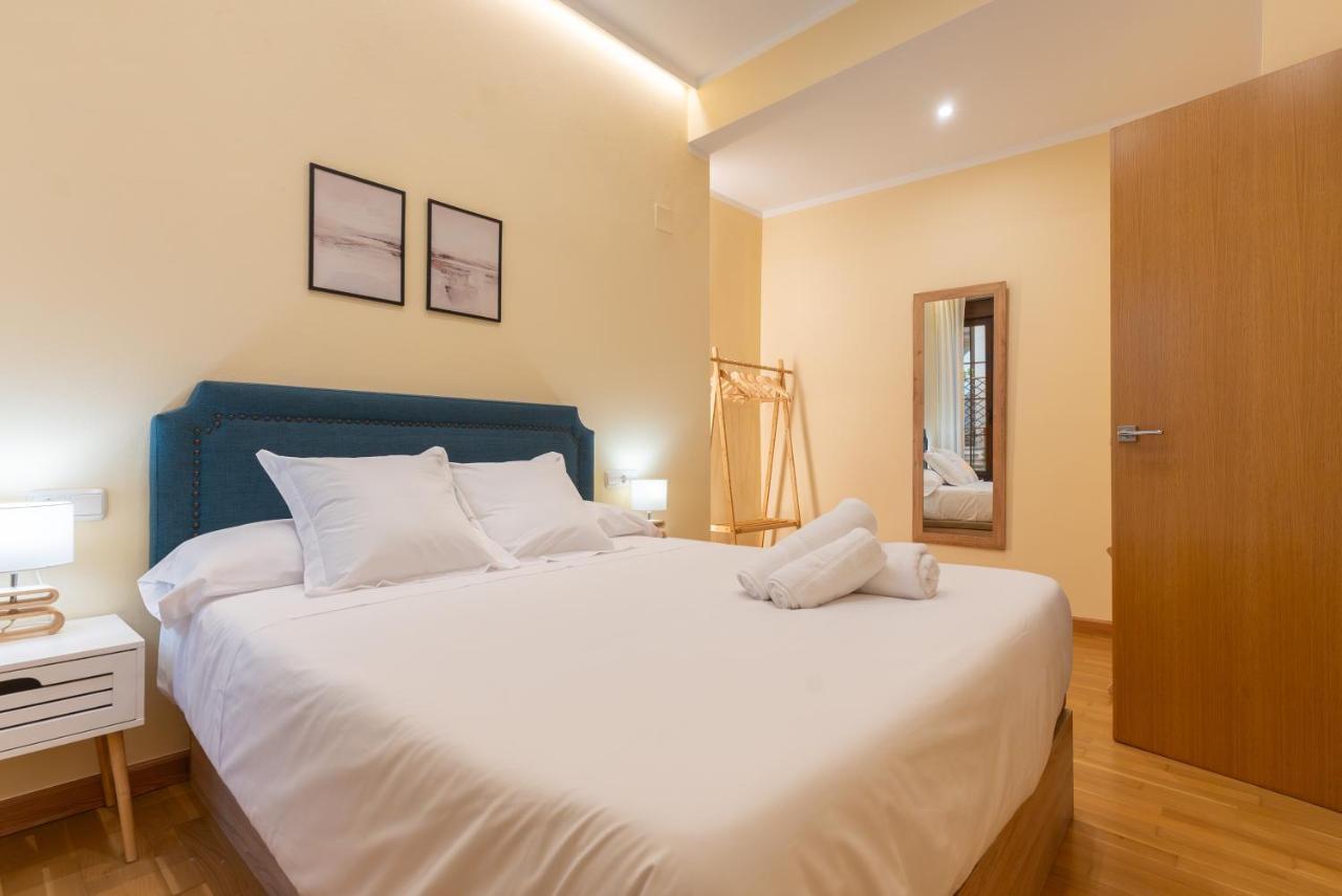 Apartamento Puerta De Cordoba- Exterior Con Balcones Ngoại thất bức ảnh