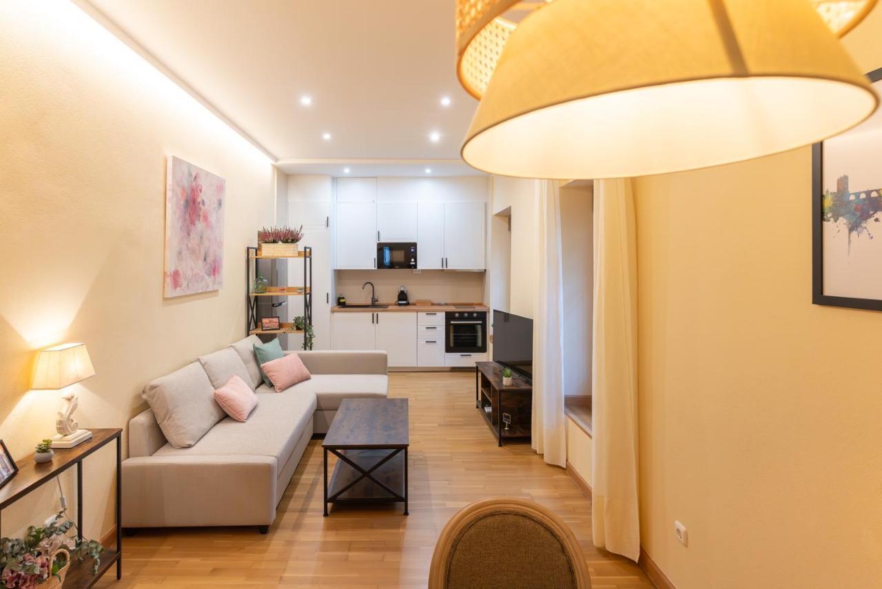 Apartamento Puerta De Cordoba- Exterior Con Balcones Ngoại thất bức ảnh