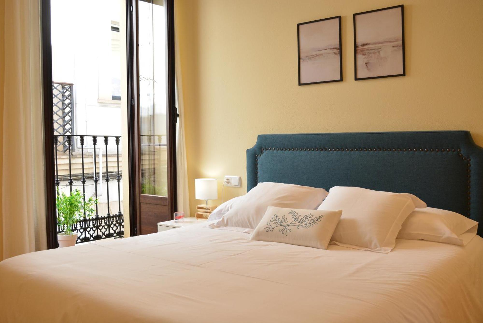 Apartamento Puerta De Cordoba- Exterior Con Balcones Ngoại thất bức ảnh